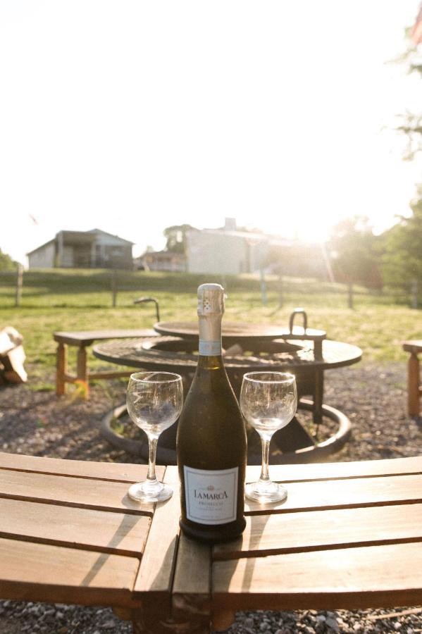 Готель The Outpost Grand Rivers Екстер'єр фото